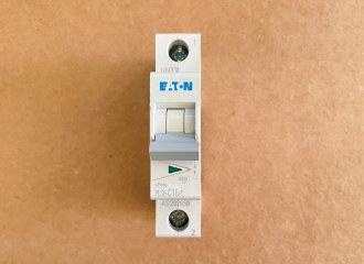 Aptomat MCB Eaton một cực 16A Y7-282859
