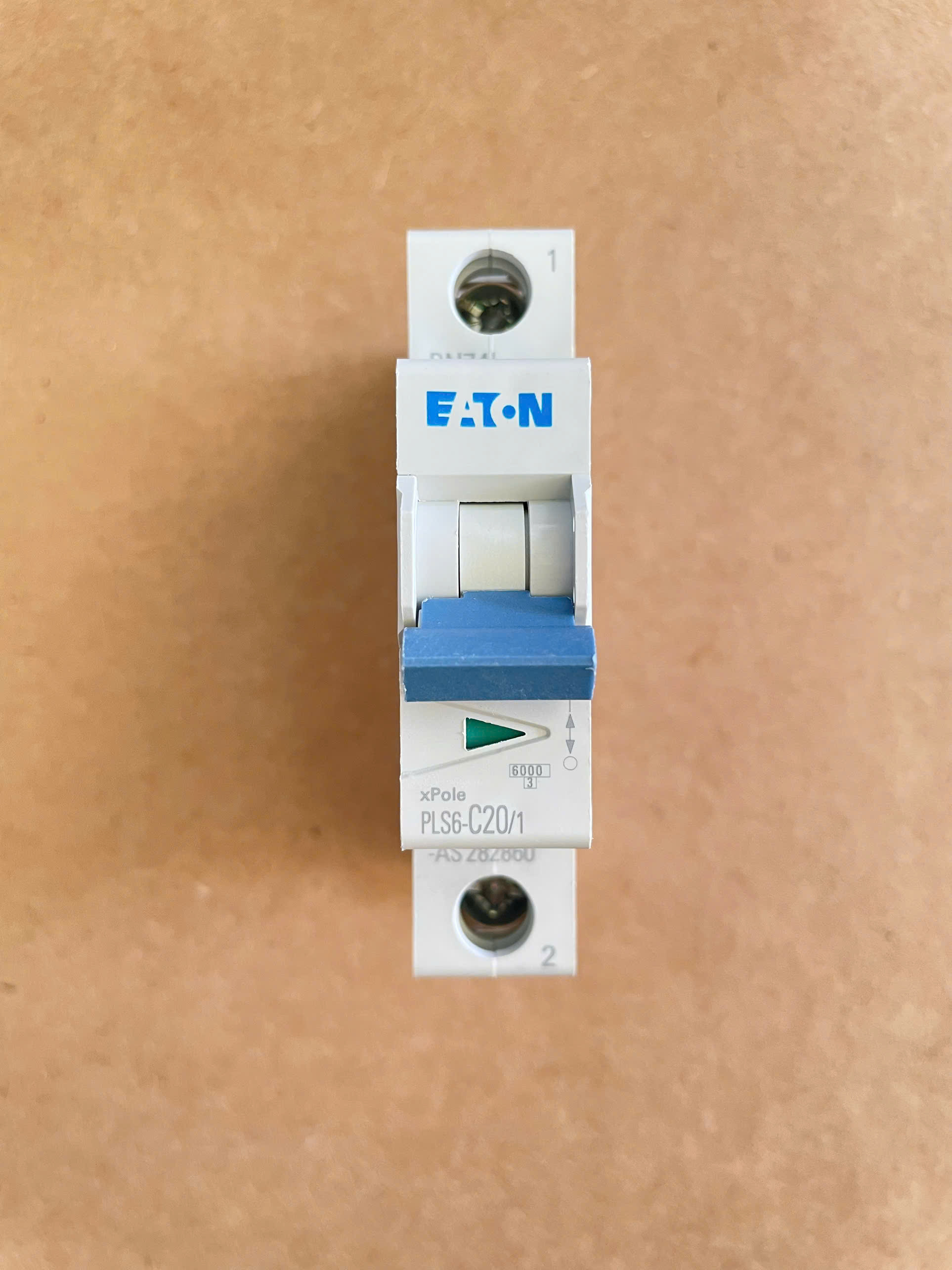 aptomat MCB Eaton một cực 20A Y7-282860